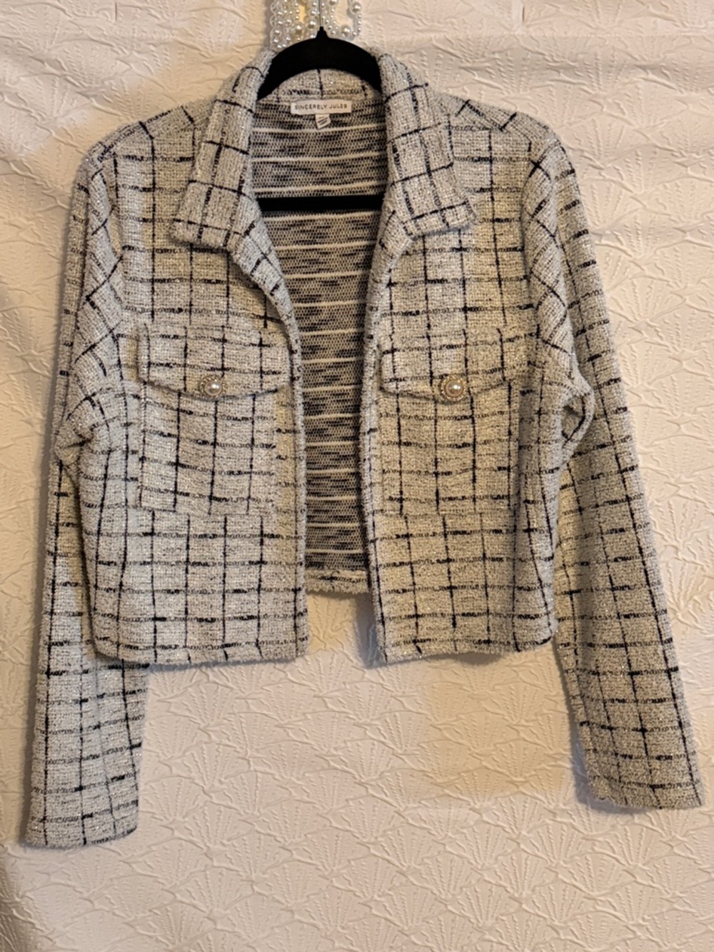 Sincerly Jules Ivory & Black Windowpane Tweed Cropped Blazer PTP: 20” L: 21”